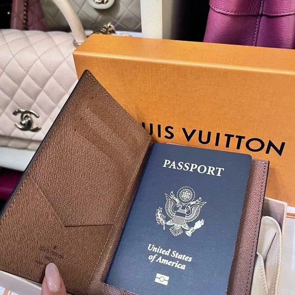 SOLD!Louis Vuitton Monogram Passport wallet! Brand new - Picture 10 of 10